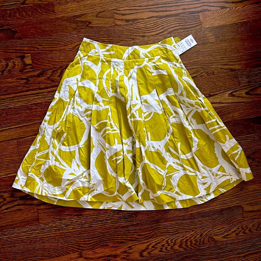 H&M skirt size 4 nwt